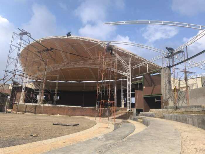 tenda membrane amfiteater