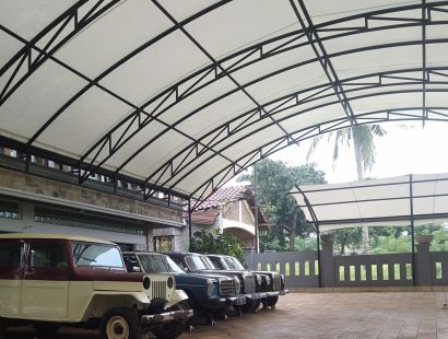 tenda membrane lapangan parkir
